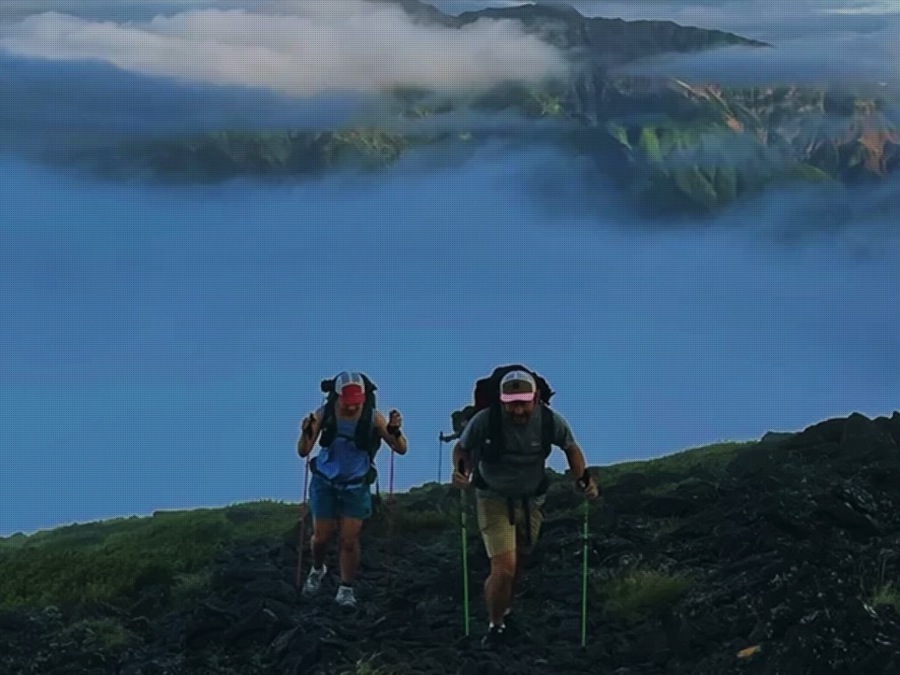ULハイカー、トレイルランナーが愛用する軽量ポール【MOUNTAIN